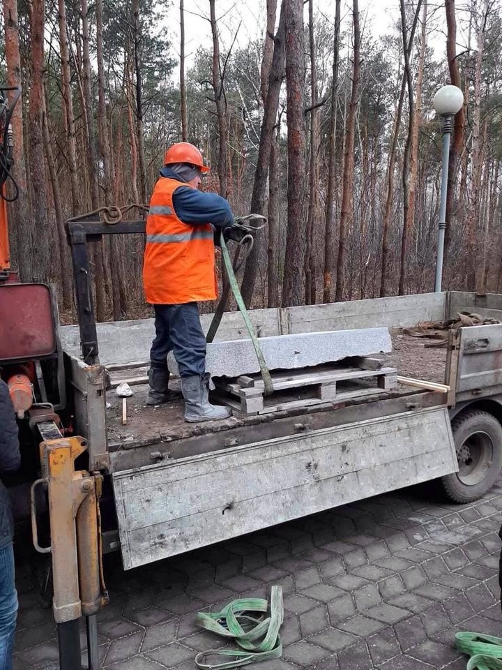 Новая стела появилась у памятного знака Воинам-интернационалистам в Бресте