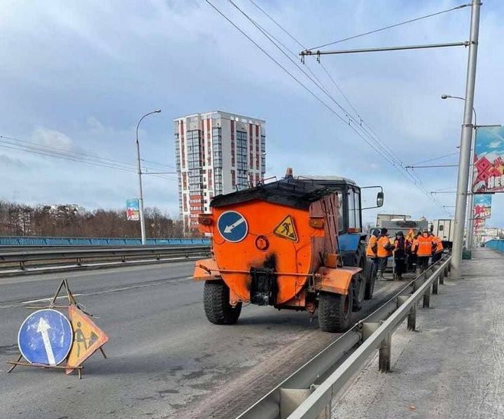 В Бресте продолжается ямочный ремонт