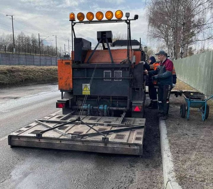 В Бресте продолжается ямочный ремонт
