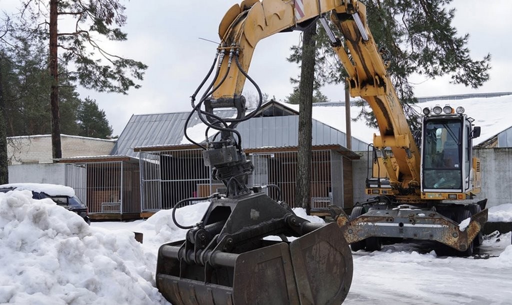 Выгружали сигареты экскаватором. В Литве задержали белорусов, которые перевозили контрабанду на 290 тысяч евро
