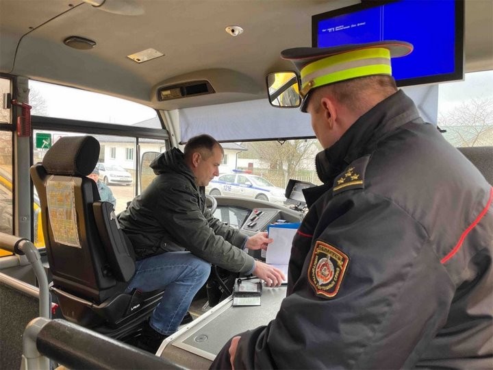 В Брестском районе проверили водителей школьных автобусов