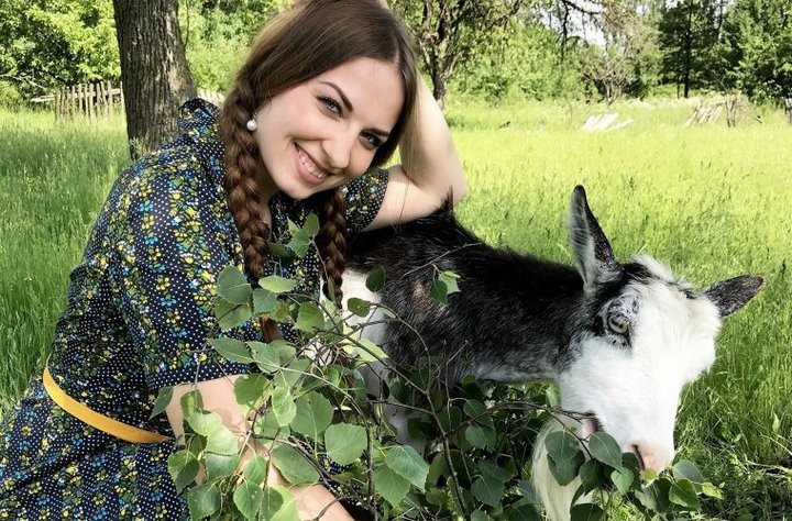 Жительница Брестской области собирает сотни тысяч просмотров в TikTok на роликах про деревенскую жизнь