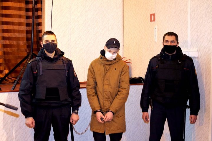 Учащийся брестского лицея на глазах у однокурсников заключён под стражу за наркозакладки