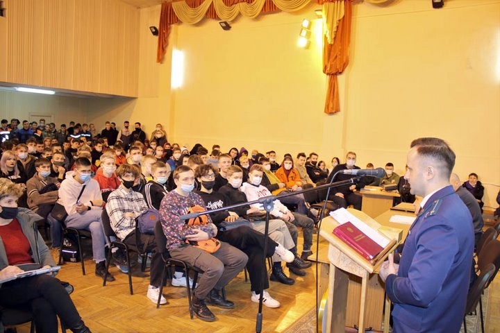 Учащийся брестского лицея на глазах у однокурсников заключён под стражу за наркозакладки