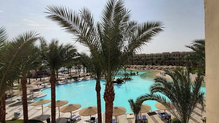 Как тюрьма: белорус поехал в Египет на отдых, а попал на карантин