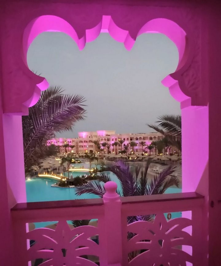 Как тюрьма: белорус поехал в Египет на отдых, а попал на карантин