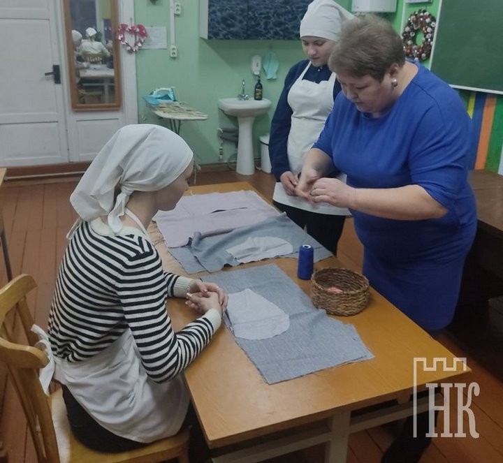 В Дмитровичах со школьным аттестатом получают квалификацию швеи (Брестская область)