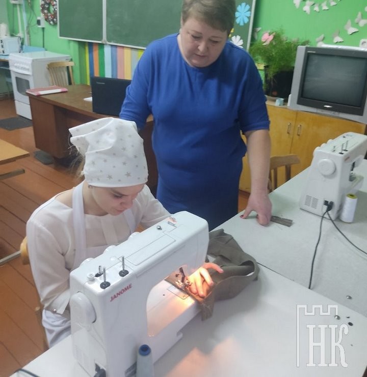 В Дмитровичах со школьным аттестатом получают квалификацию швеи (Брестская область)