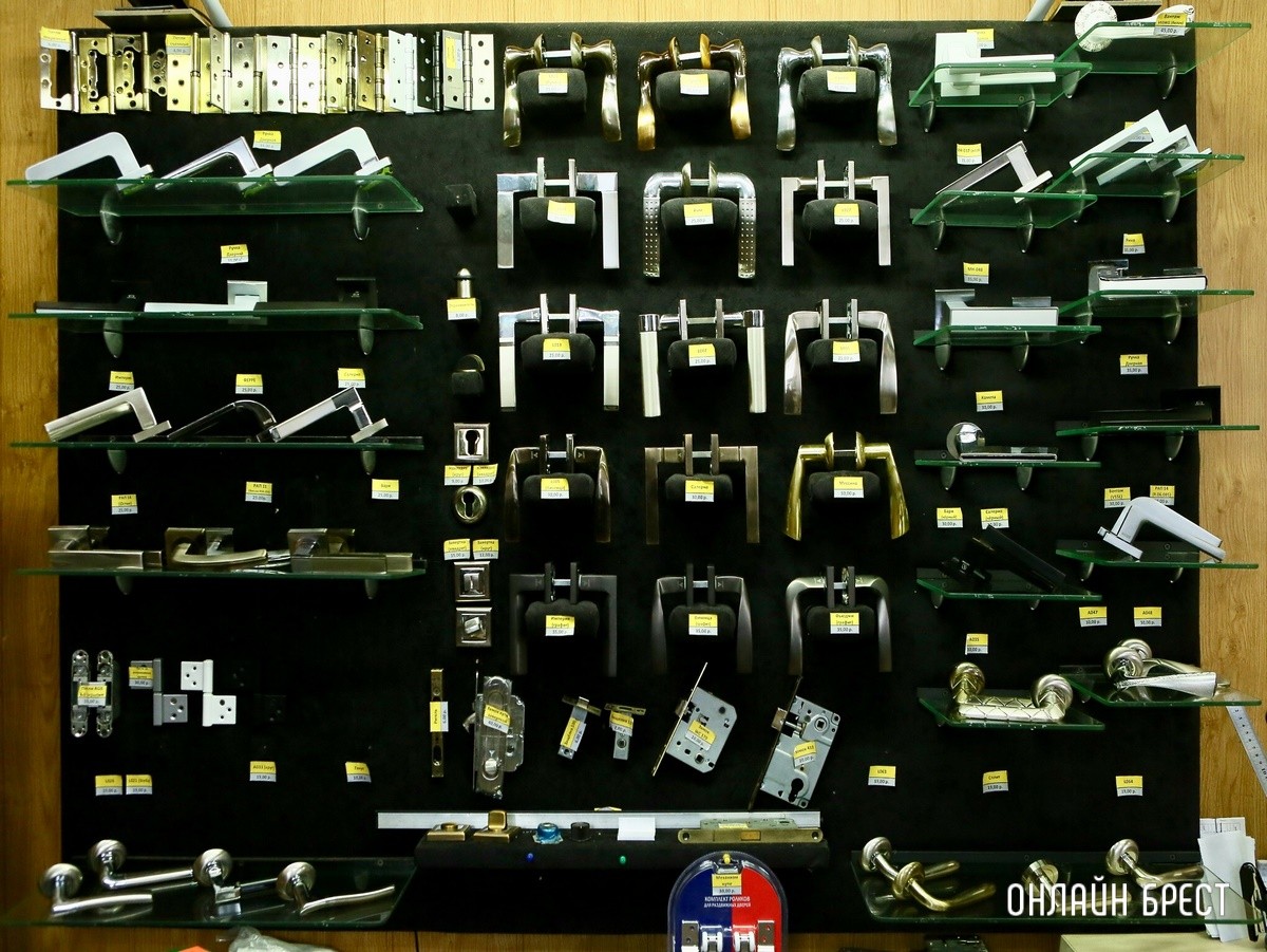 Не тратьте свое время на поиски дверей – сразу отправляйтесь в «Конструктор.Бай» в Бресте! Мультибрендовый склад-магазин входных и межкомнатных дверей