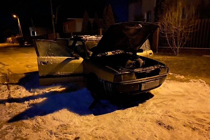 В Белоозерске горела машина