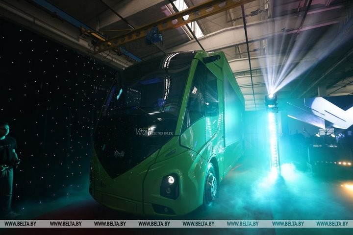 «БКМ Холдинг» презентовал электрогрузовик