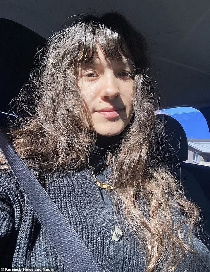 Девушка не пользовалась шампунем 6 лет — и вот результат