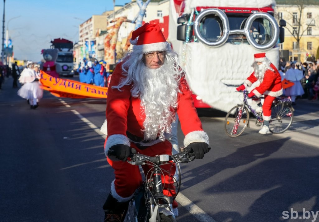Большой фоторепортаж: брестский Рождественский парад
