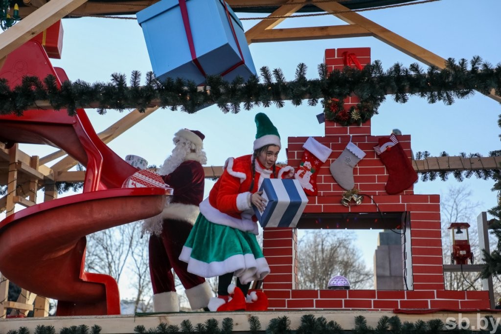 Большой фоторепортаж: брестский Рождественский парад