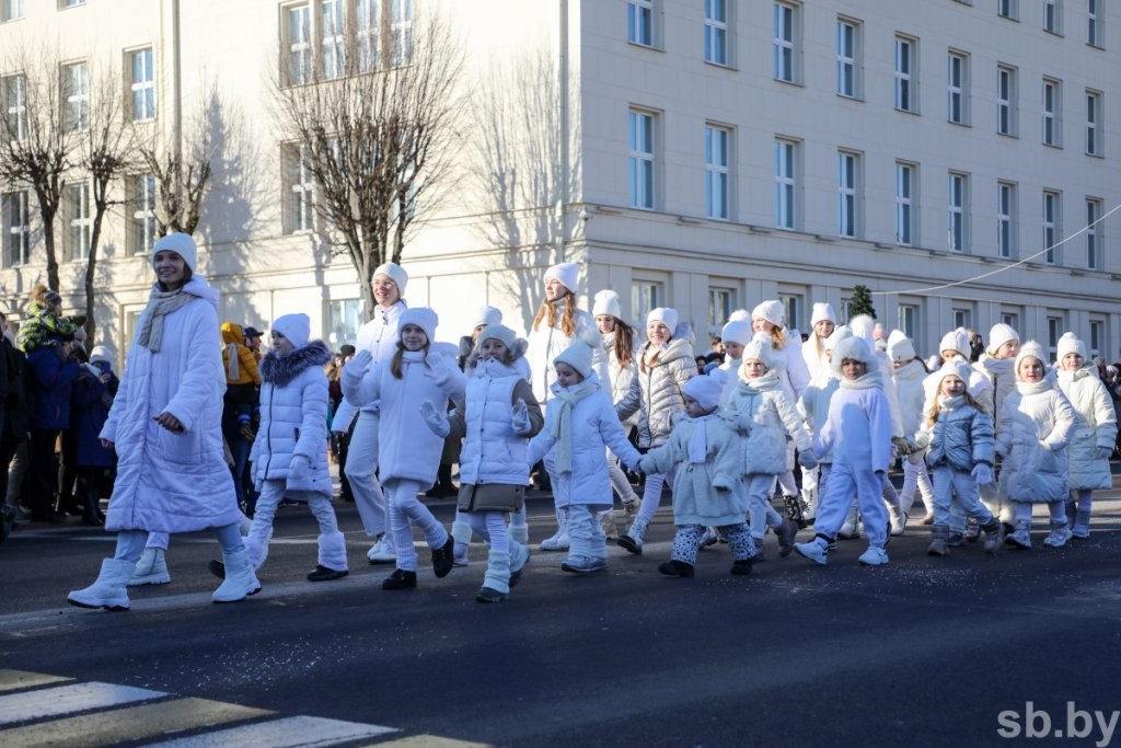 Большой фоторепортаж: брестский Рождественский парад