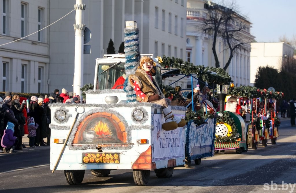 Большой фоторепортаж: брестский Рождественский парад