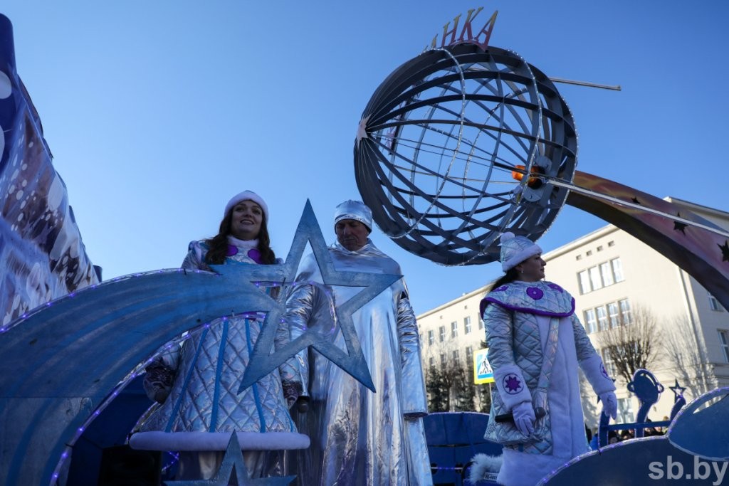 Большой фоторепортаж: брестский Рождественский парад