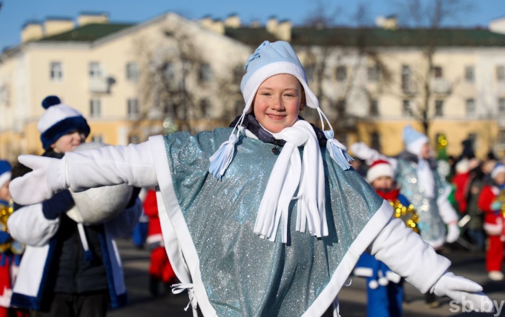 Большой фоторепортаж: брестский Рождественский парад