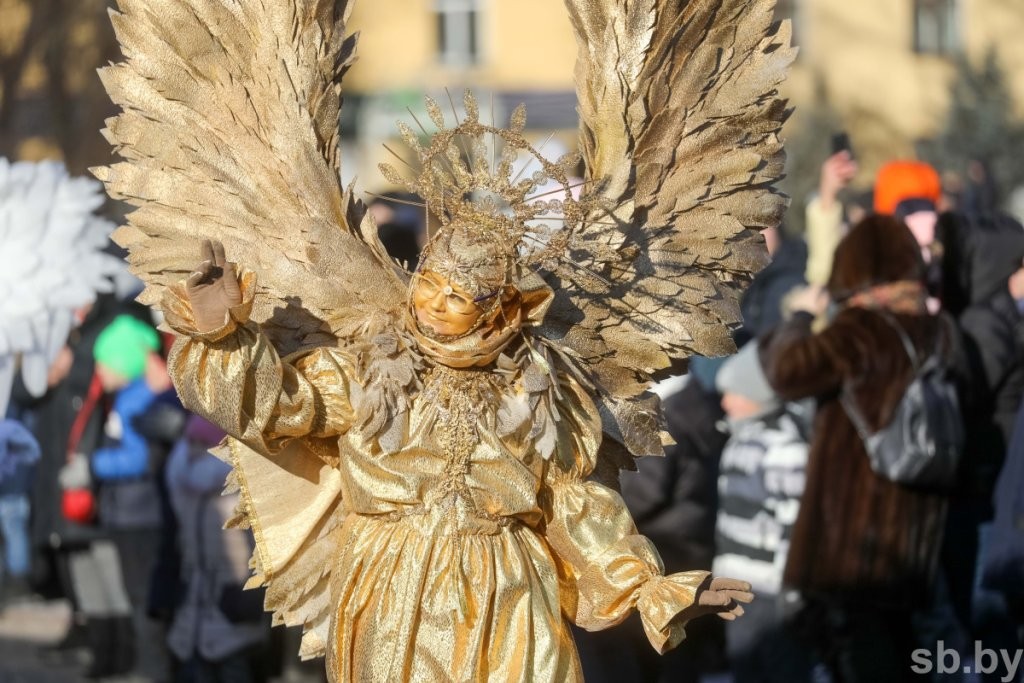 Большой фоторепортаж: брестский Рождественский парад