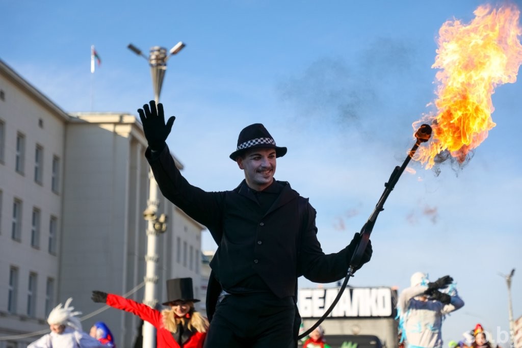 Большой фоторепортаж: брестский Рождественский парад