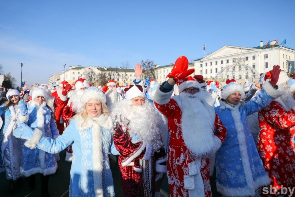 Большой фоторепортаж: брестский Рождественский парад