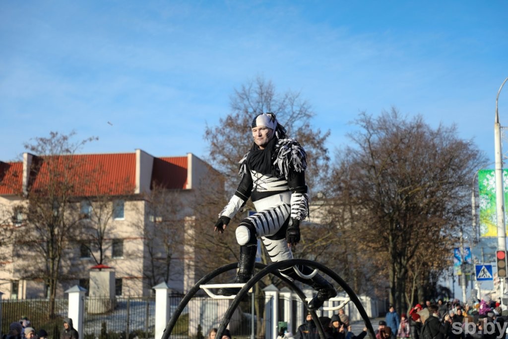 Большой фоторепортаж: брестский Рождественский парад