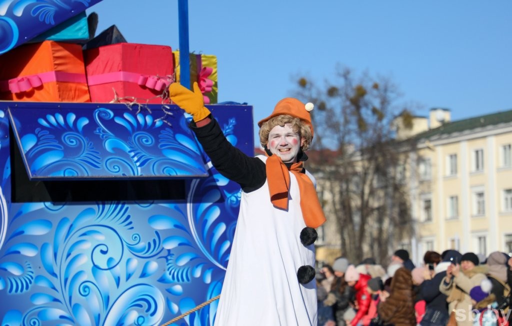 Большой фоторепортаж: брестский Рождественский парад