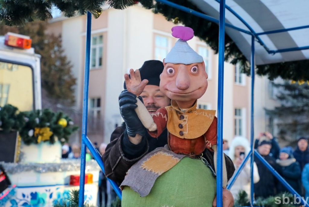 Большой фоторепортаж: брестский Рождественский парад