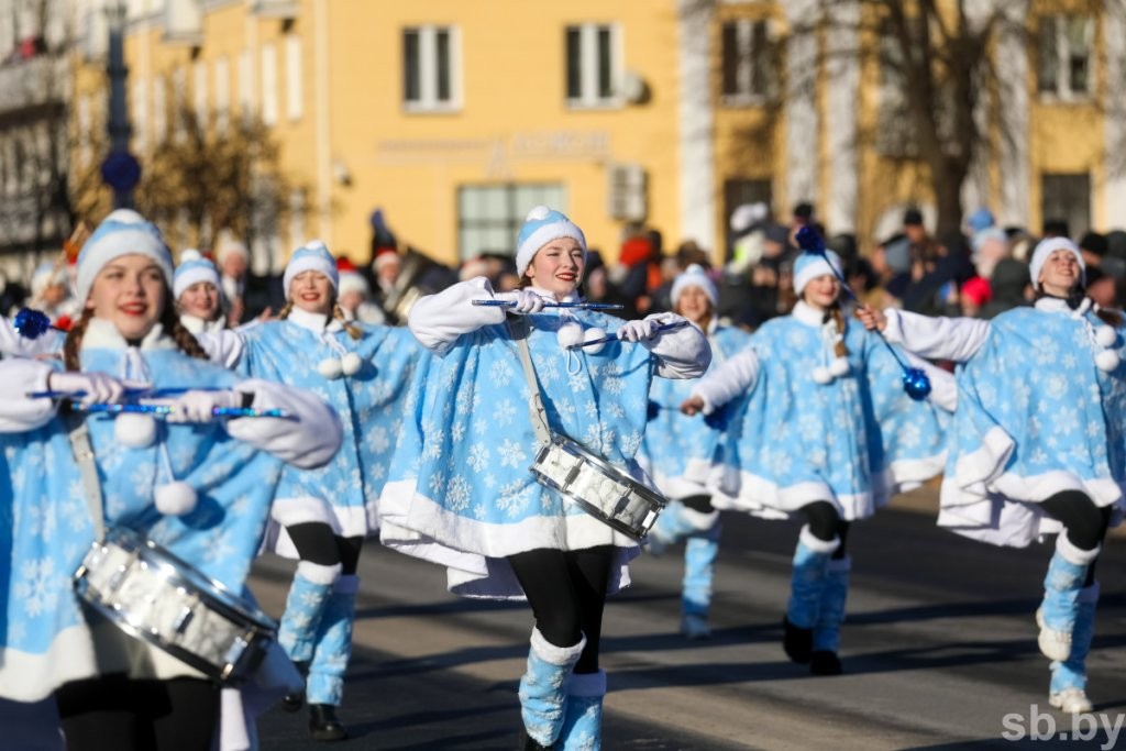 Большой фоторепортаж: брестский Рождественский парад