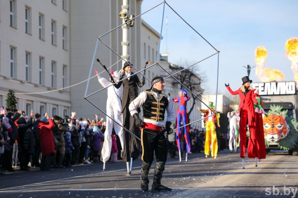 Большой фоторепортаж: брестский Рождественский парад