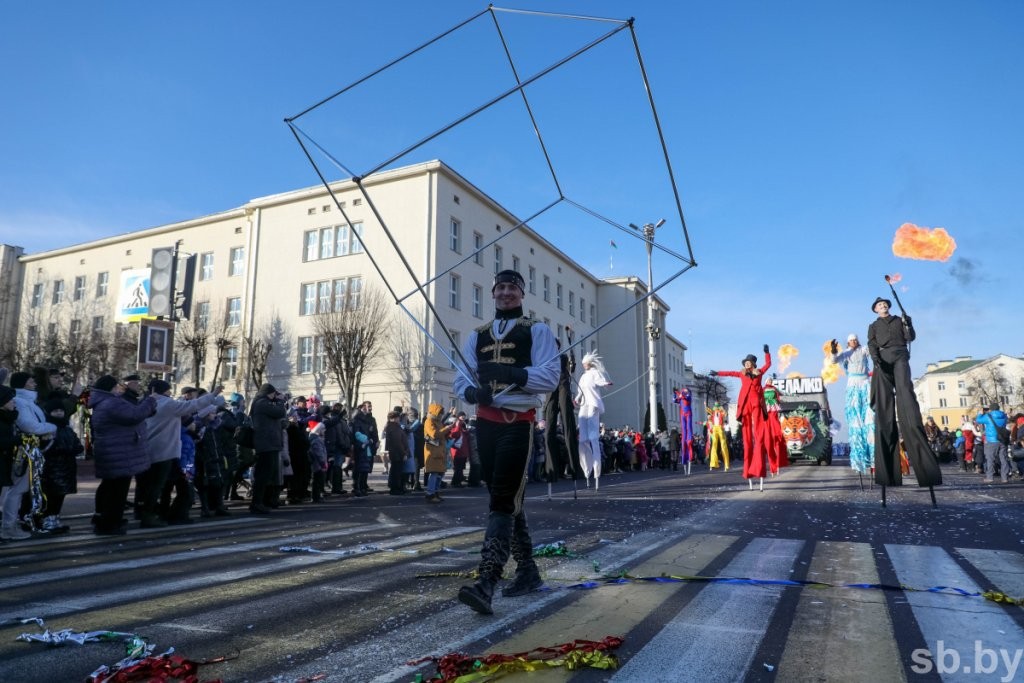 Большой фоторепортаж: брестский Рождественский парад
