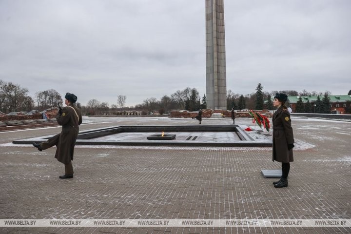 Без выходных и праздников: почти 50 лет школьники несут Вахту Памяти в Брестской крепости
