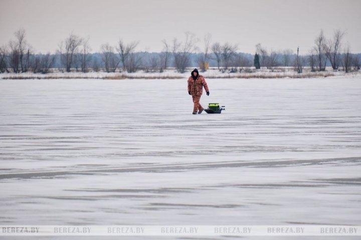 В Березовском районе прошел рейд по местам зимней рыбалки