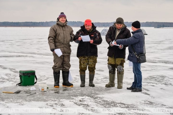 В Березовском районе прошел рейд по местам зимней рыбалки