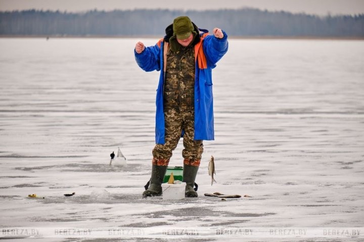 В Березовском районе прошел рейд по местам зимней рыбалки