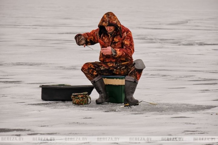 В Березовском районе прошел рейд по местам зимней рыбалки
