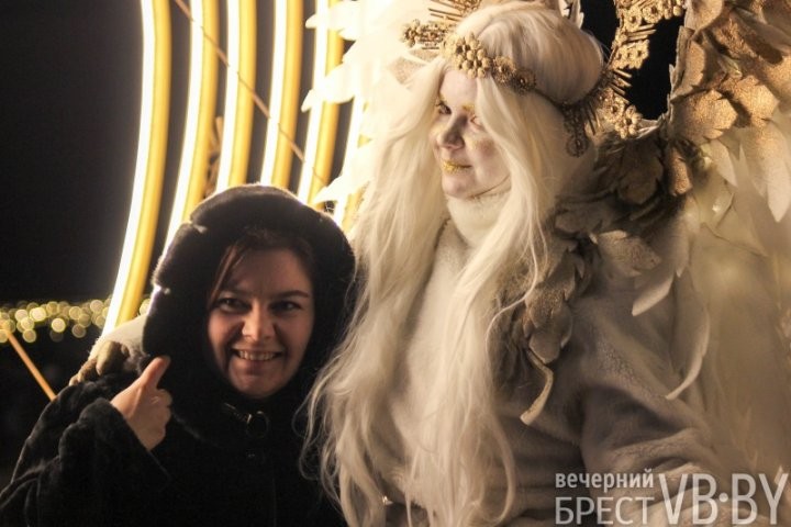 Посмотрите, какой ангел появился на Набережной Бреста