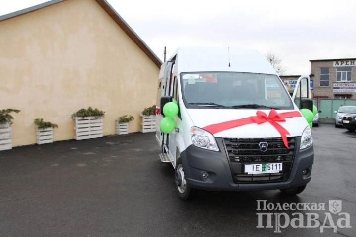 Новый автомобиль для людей с инвалидностью получила социальная служба Пинского района