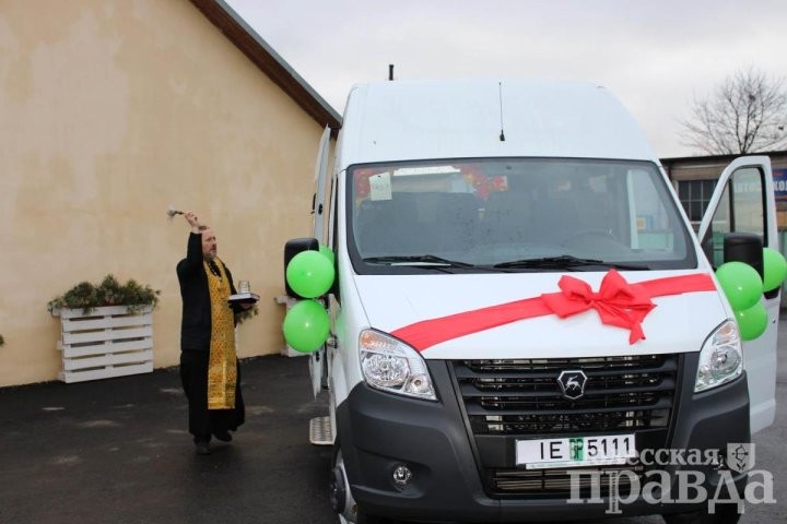 Новый автомобиль для людей с инвалидностью получила социальная служба Пинского района