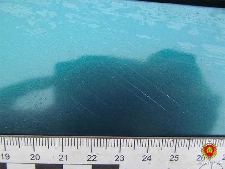 Житель Пружан увидел жену с другим мужчиной. И «получил» от него… строительным уровнем по машине