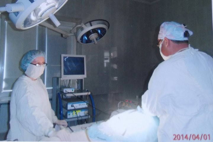 «Умеет читать мысли хирурга». Интервью с операционной медсестрой из Брестской области