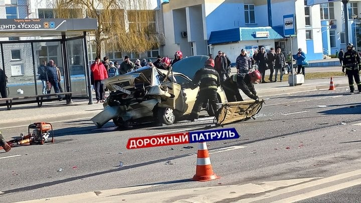 Учебный автомобиль попал в аварию в Бресте, инструктора госпитализировали
