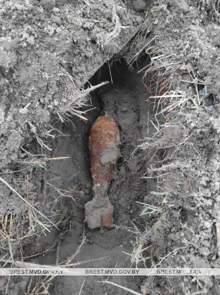 В Лунинецком районе обнаружены снаряды времен ВОВ