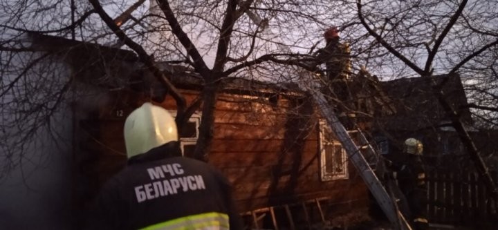 В Каменецком районе горел жилой дом