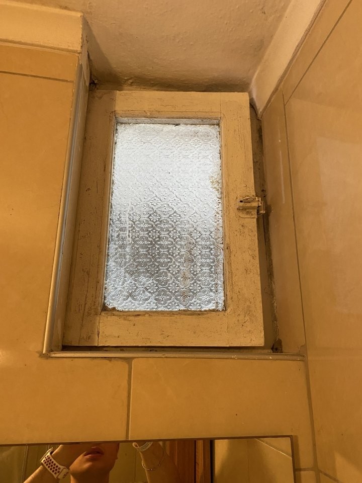 «Заселили в номер 5-звездочного отеля — мы были в тихом ужасе». История отпуска со «все включено» в Турции