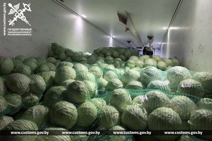 Незаконный вывоз из Беларуси 20 тонн сахара и 20 тонн капусты пресекли таможенники