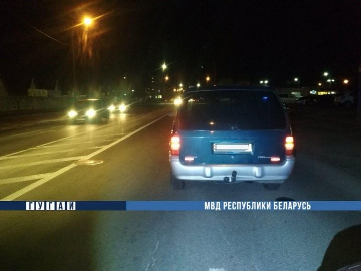 В Бресте трехлетний мальчик попал под машину и оказался в больнице