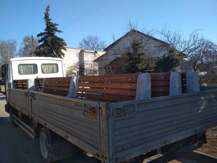 Новые скамейки установлены на проспекте Машерова в Бресте