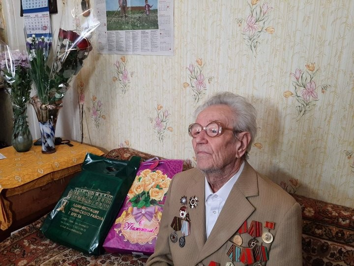 Брест. Ветеран Великой Отечественной войны Федор Фреюк перешагнул 100-летний рубеж