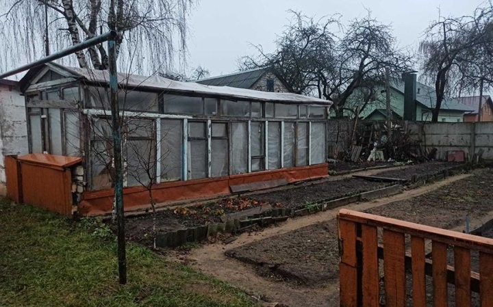 Стоянки против грядок или что-то большее? Соседская война разразилась в Барановичах